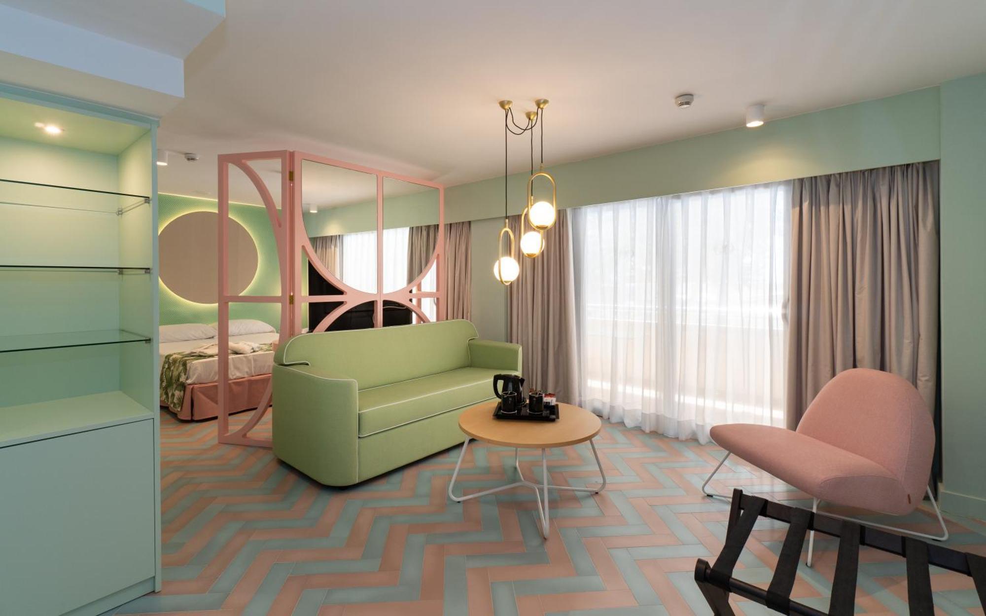 Junior Suite Avenue View