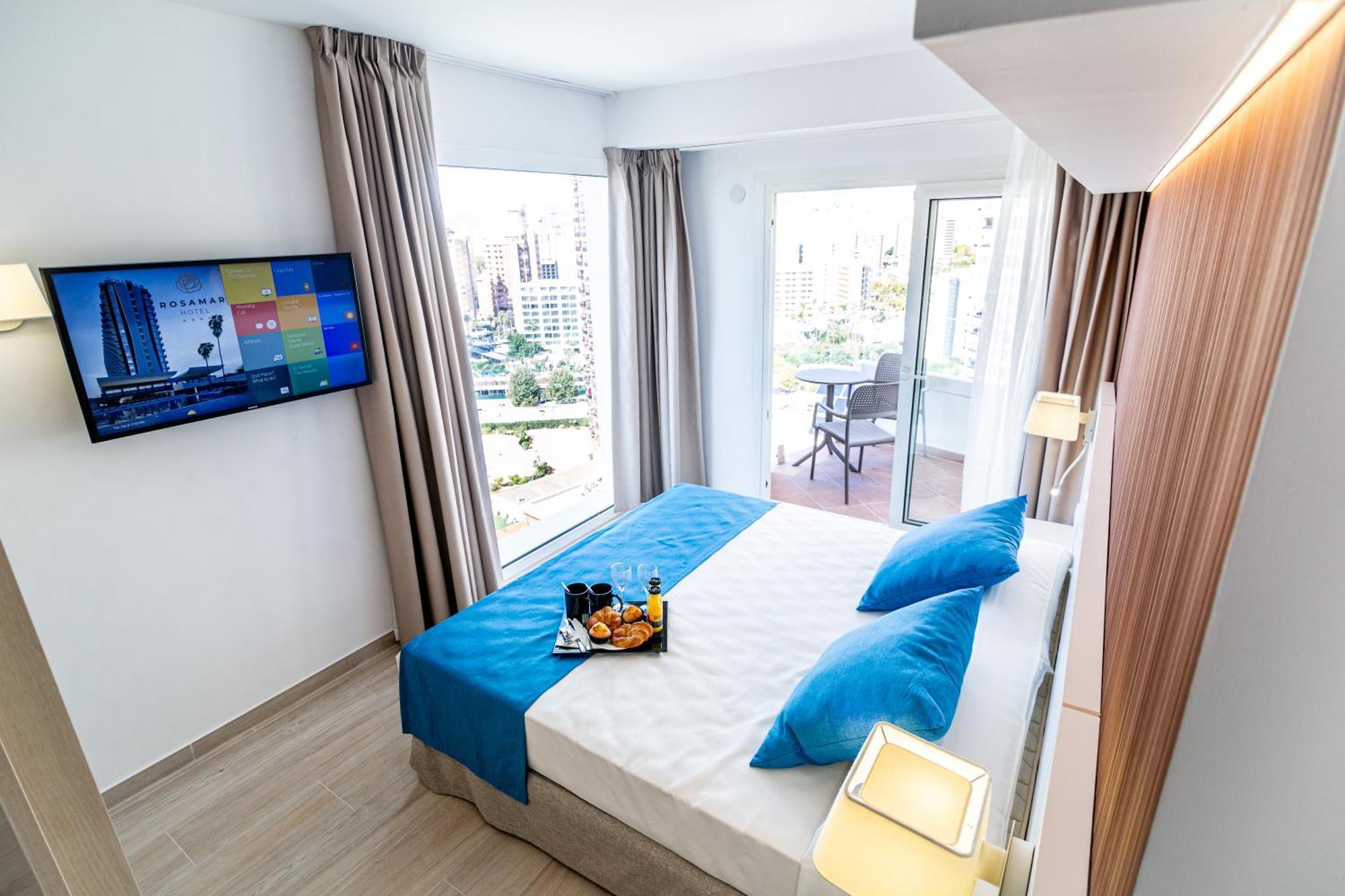 Chambre Double - Vue sur Piscine