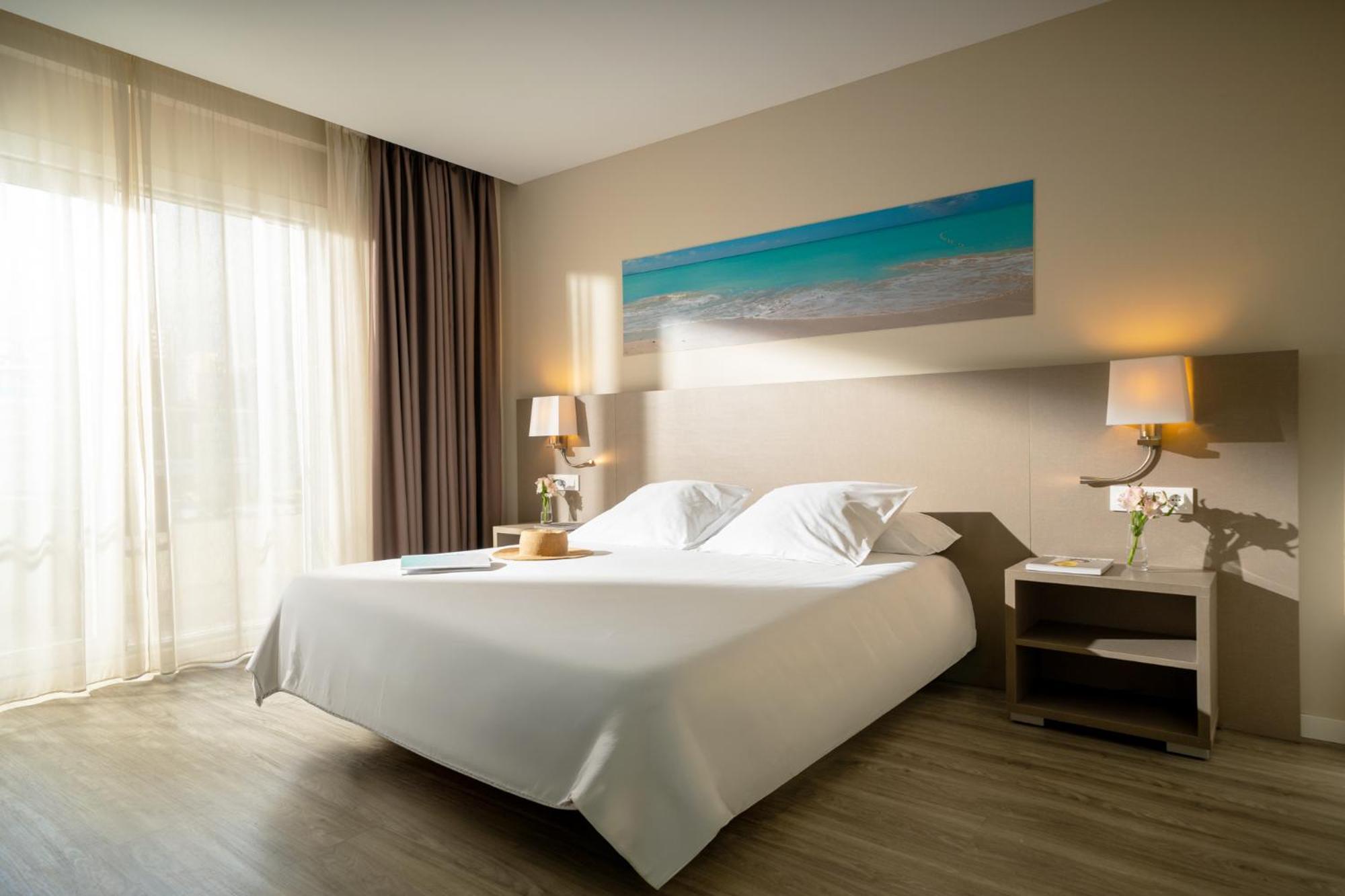 Chambre Lits Jumeaux - Vue sur Piscine